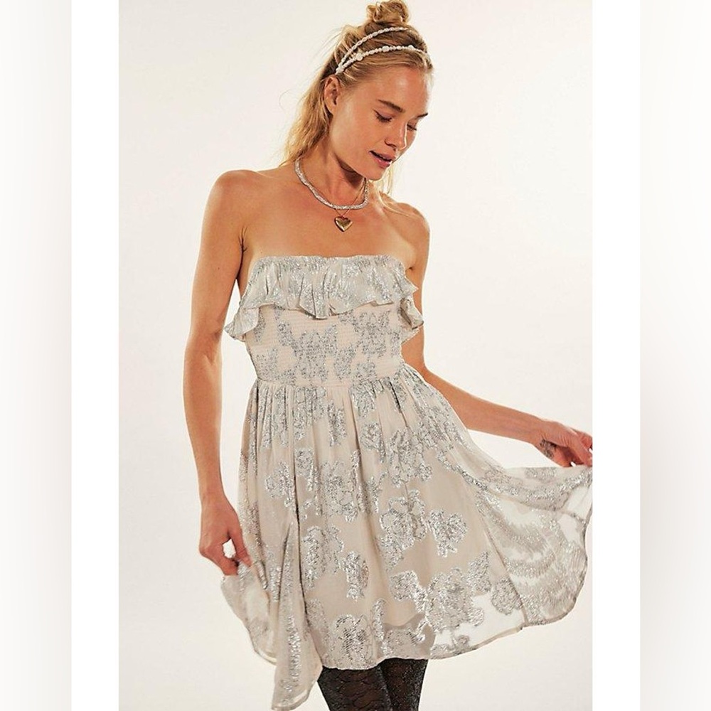Free People Silver Metallic Strapless Gardenia Mini Dress Sz. M NWOT‎
